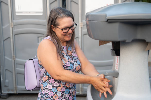 Best Portable toilet rental cost  in Shaker Heights, OH